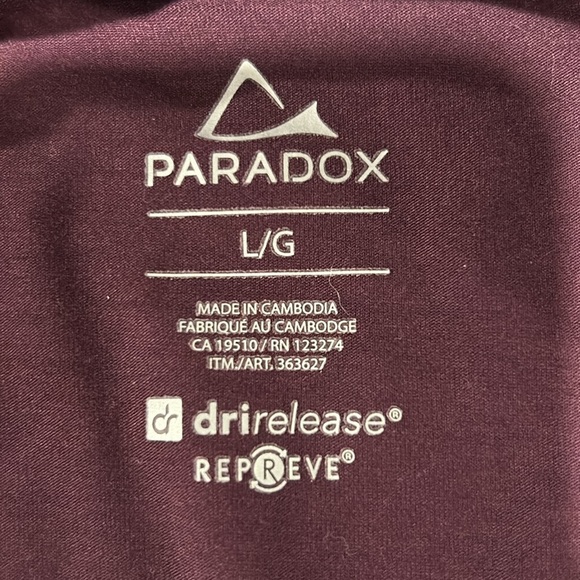 Paradox size, large, three-quarter, zip up long sleeve, purple, thumb holes - Picture 8 of 9
